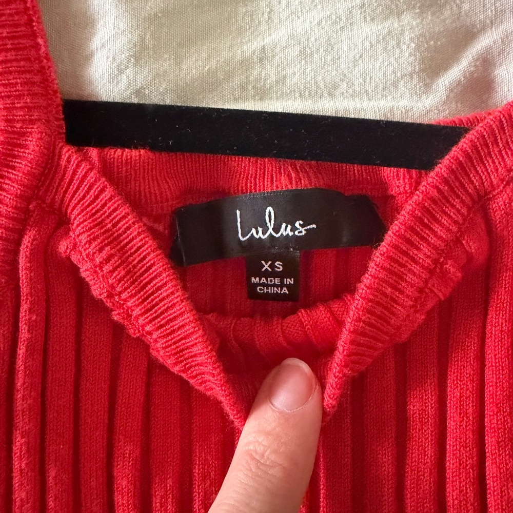 Lulu's Vibrant Red Ribbed Crop Top - Picture 2 of 2